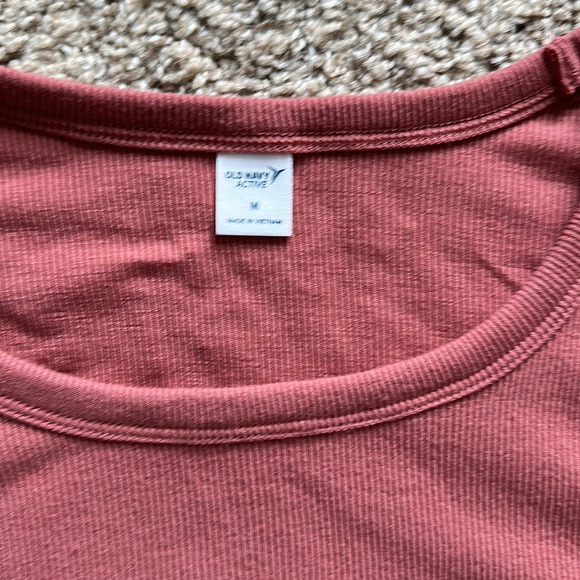 Old navy active tank - Picture 3 of 6
